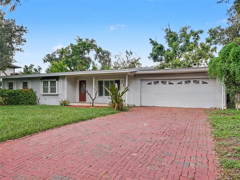 Property for sale at 520 LAUREL LANE, LAKELAND, FL, 33813