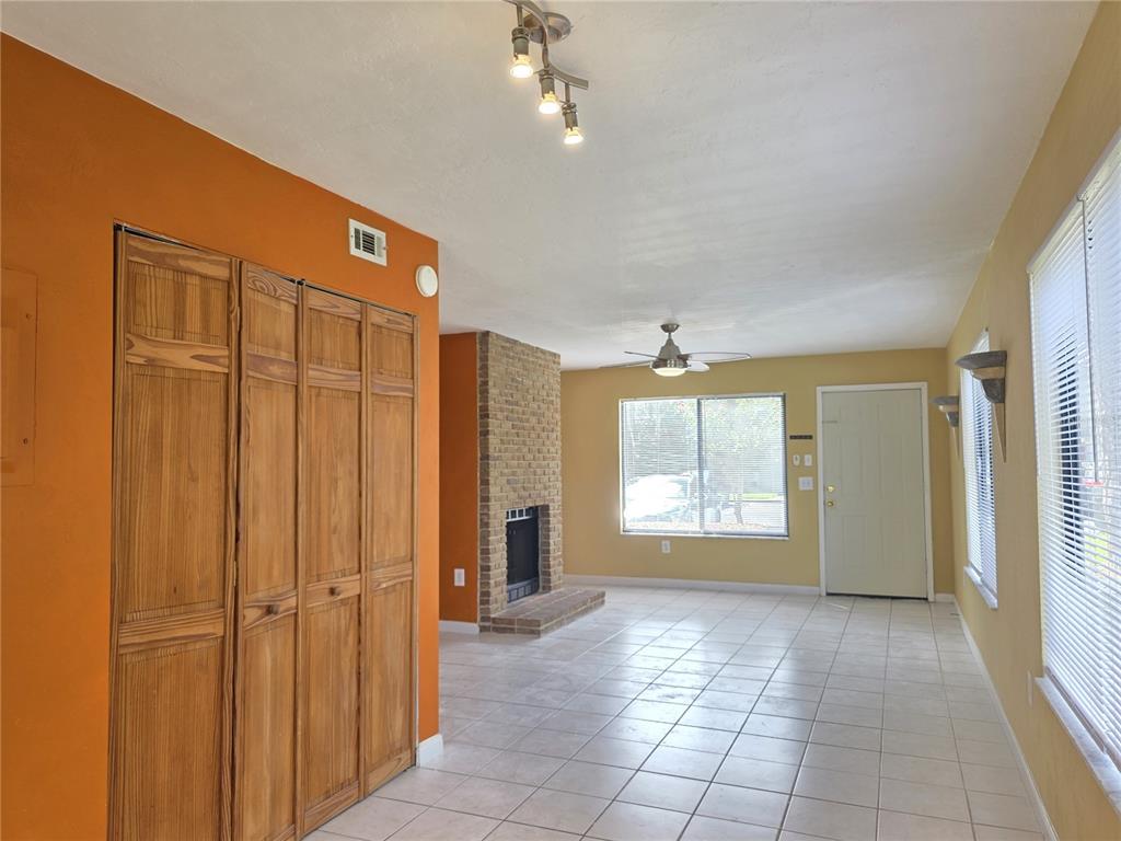 Property for sale at 2300 SW 43RD ST UNIT M1, GAINESVILLE, FL, 32607