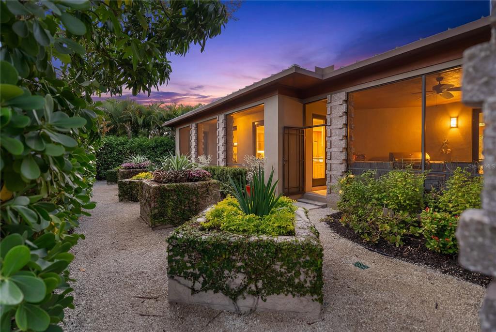 Property for sale at 1804 N LAKE SHORE DRIVE, SARASOTA, FL, 34231