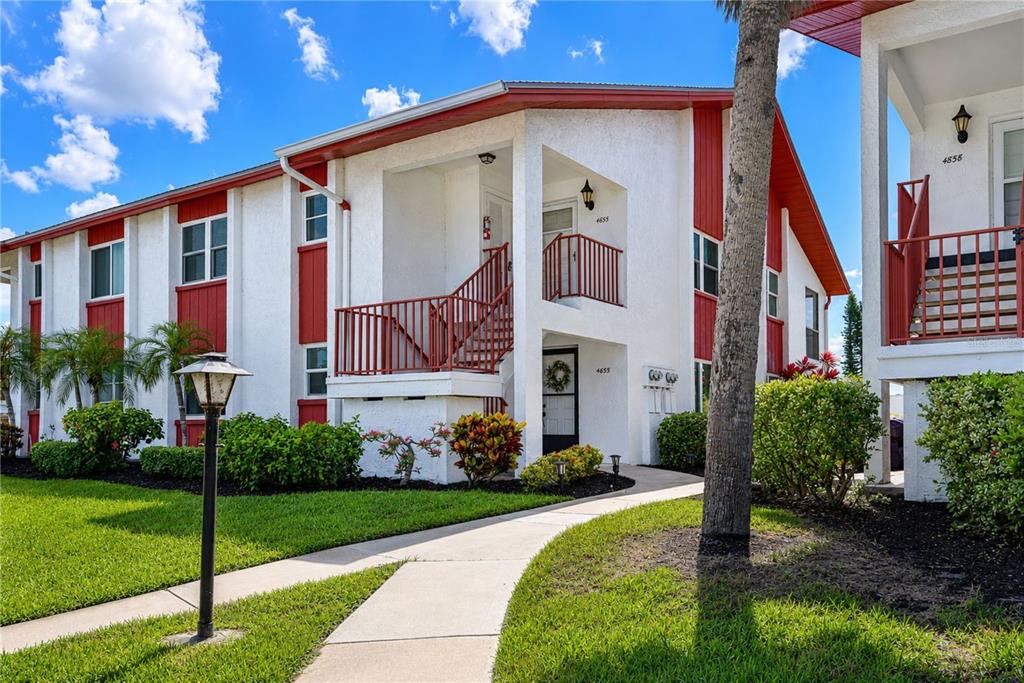 First floor end unit on lake