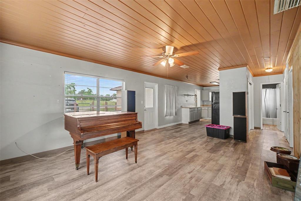 Property for sale at 415 LAKE JUNE ROAD, LAKE PLACID, FL, 33852