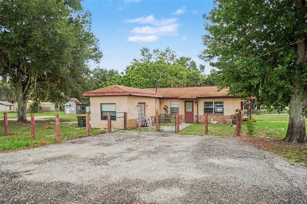Property for sale at 415 LAKE JUNE ROAD, LAKE PLACID, FL, 33852