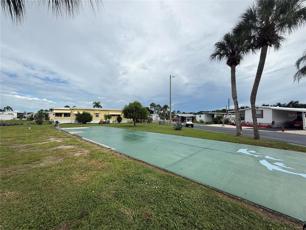 Property for sale at 101 E SAINT LUCIA LOOP, APOLLO BEACH, FL, 33572