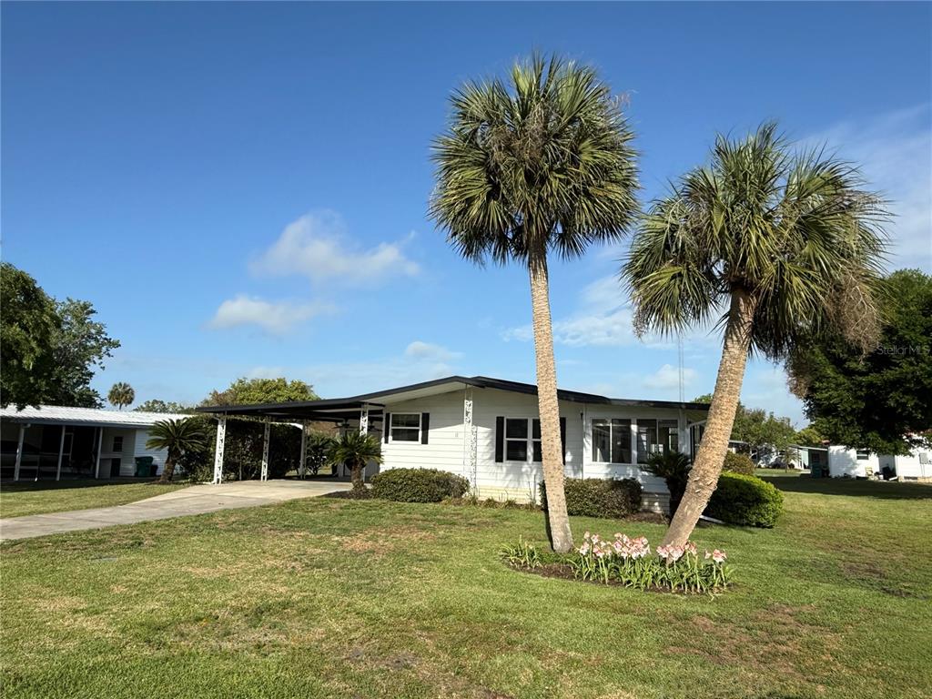 Property for sale at 11 N BOBWHITE ROAD, WILDWOOD, FL, 34785