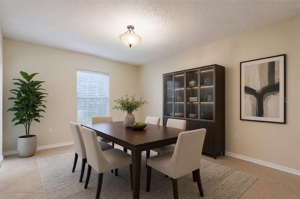 VIRTUALLY STAGED DINING ROOM
