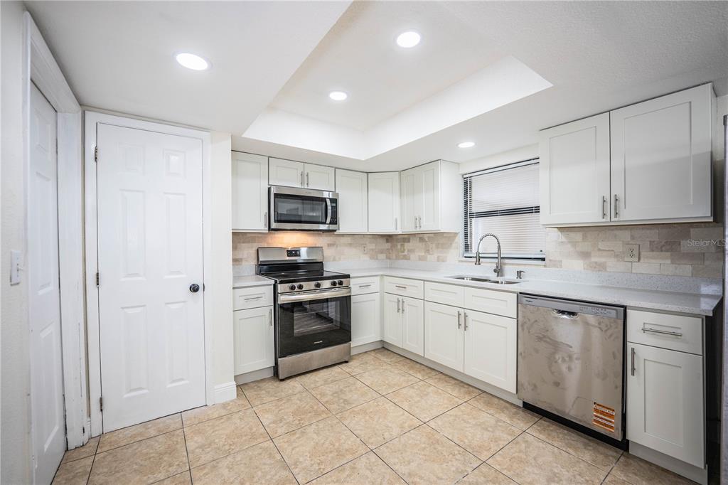 Property for sale at 7039 SHEFFIELD DRIVE, LAKELAND, FL, 33810
