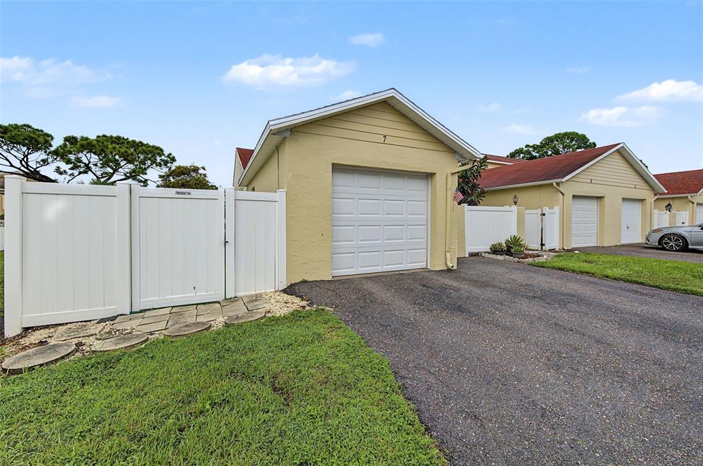End Unit Villa in a small, Boutique Community