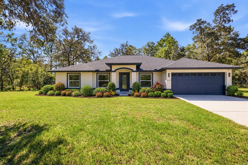 Virtually staged landscaping