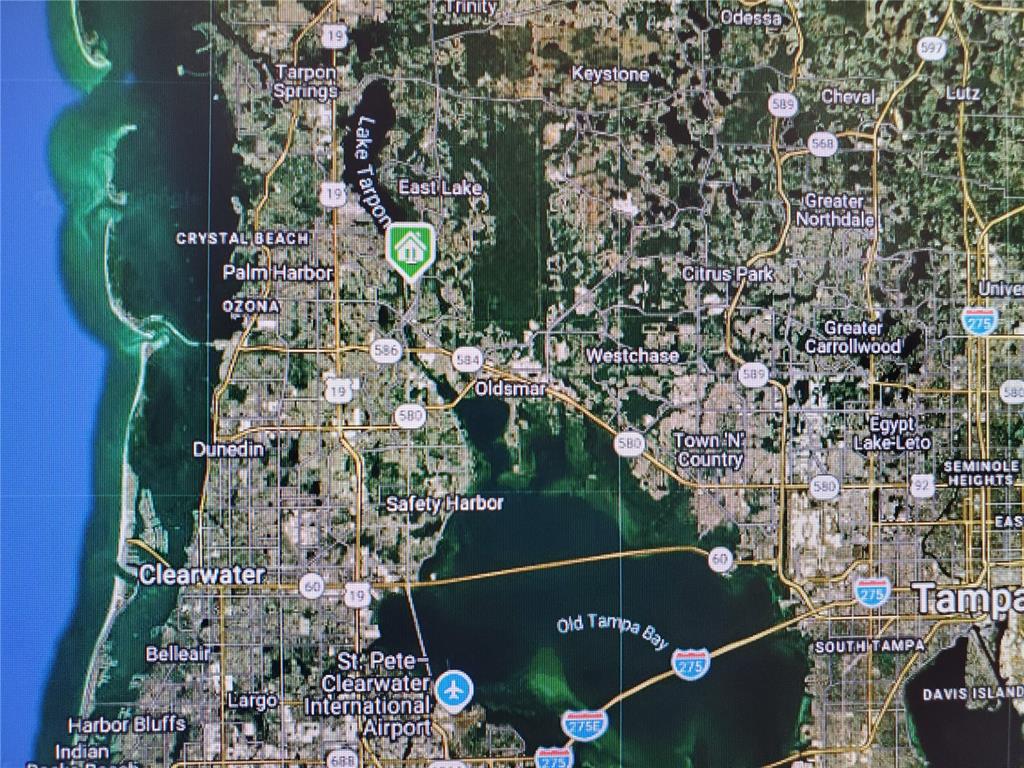 Easy commute to Tampa and Clearwater! Enjoy Lake Tarpon and the Gulf Coast!