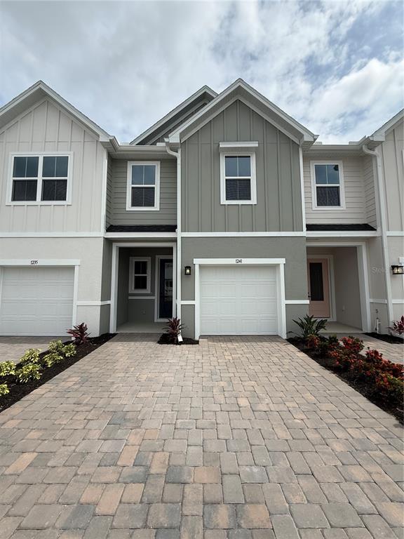 Property for sale at 1241 PINEYWOOD FIELD DRIVE, DAVENPORT, FL, 33837