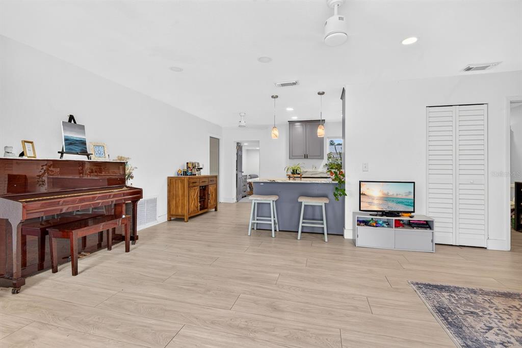 Property for sale at 707 65TH AVENUE DRIVE W, BRADENTON, FL, 34207