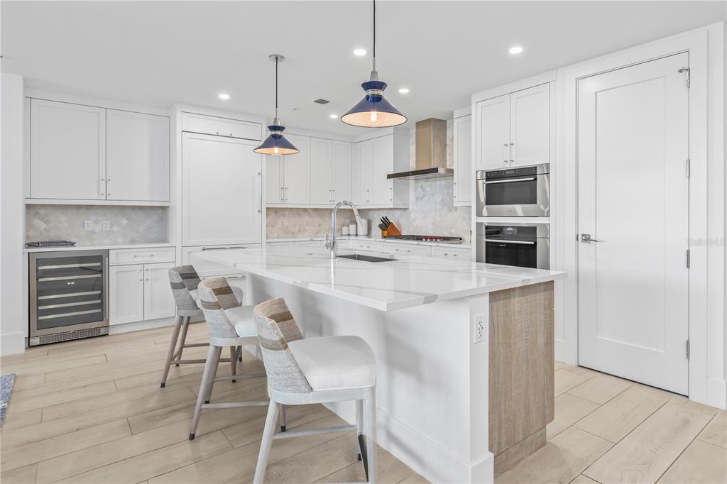Property for sale at 1035 SEASIDE DRIVE UNIT 404, SARASOTA, FL, 34242
