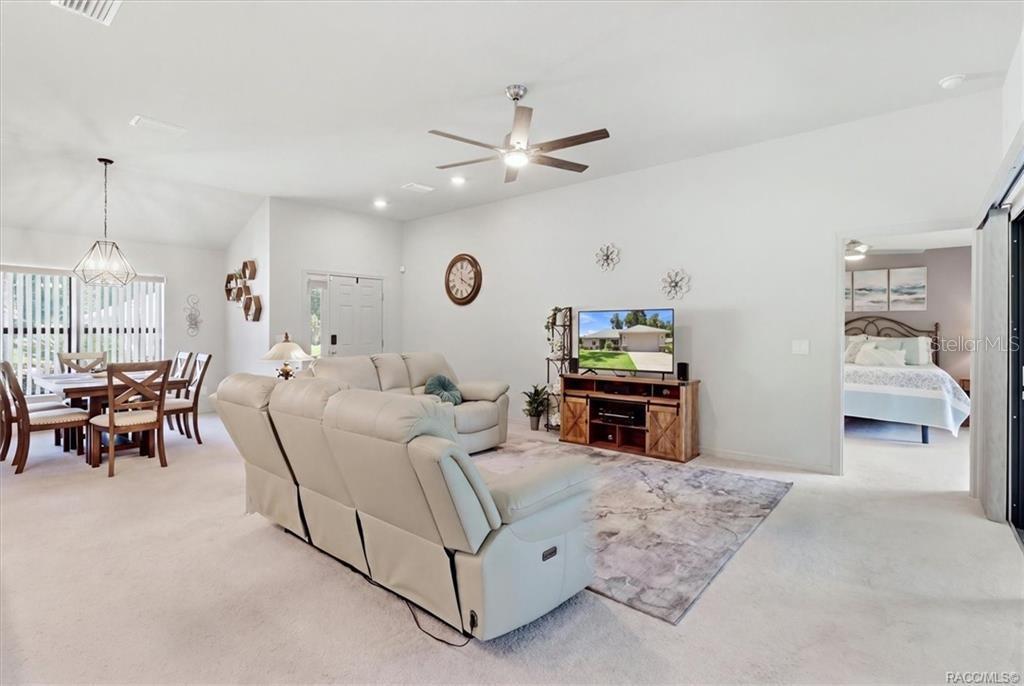 pen Floor Plan... Common Areas w/ High Ceilings