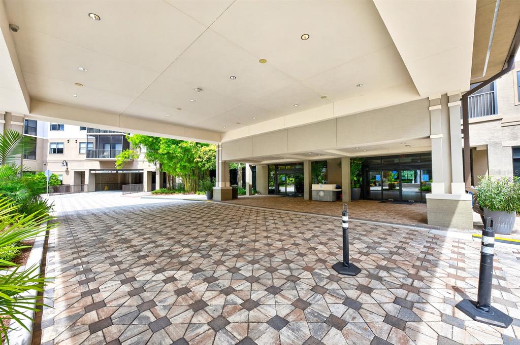 Set within the GATED RESORT COMMUNITY, this condo is located in a high-rise building with ELEVATOR ACCESS.