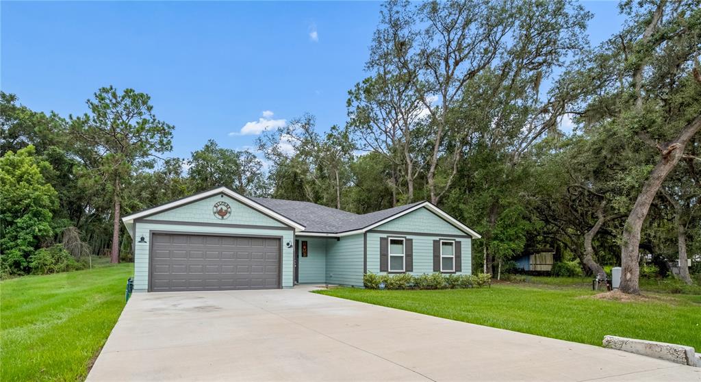 Property for sale at 111 BREEZEWAY AVENUE, SATSUMA, FL, 32189