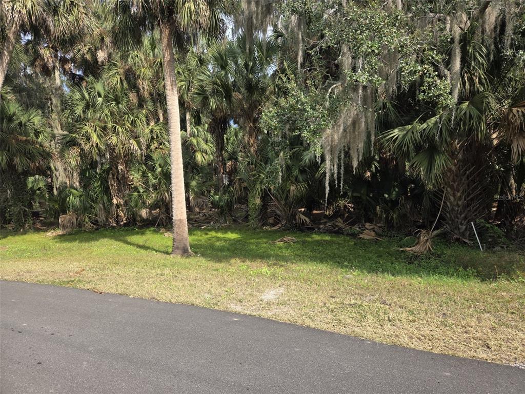 Property for sale at 447 WARRIOR TRAIL, DELTONA, FL, 32725