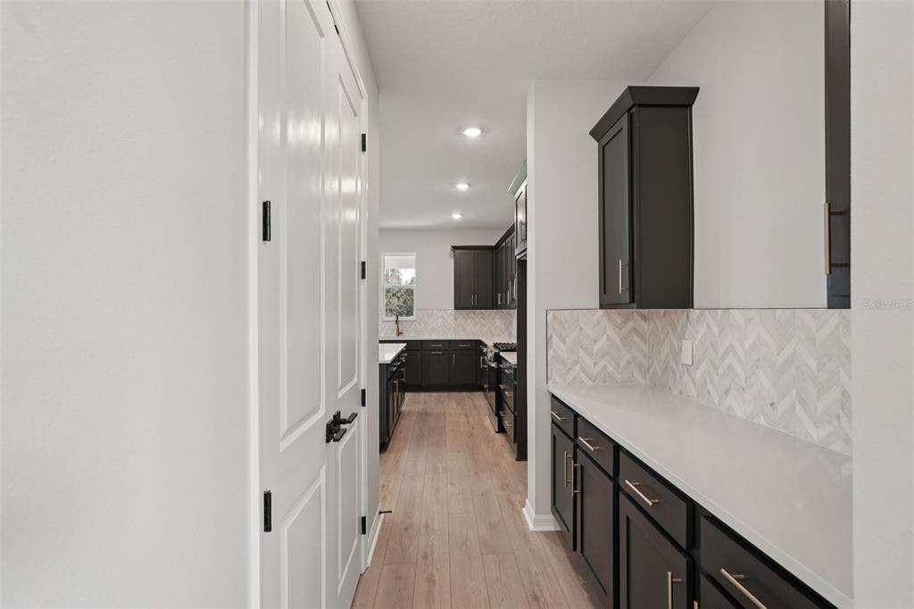 Representative images and renderings are for illustrative purposes. Actual structural options and design finishes of home may vary.