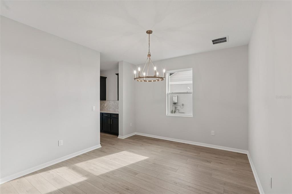 Representative images and renderings are for illustrative purposes. Actual structural options and design finishes of home may vary.