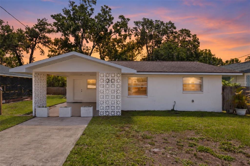 Fully remodeled 3-bedroom Clearwater bungalow with a detached, air-conditioned workshop and loft, conveniently located near Downtown Dunedin and Clearwater Beach.