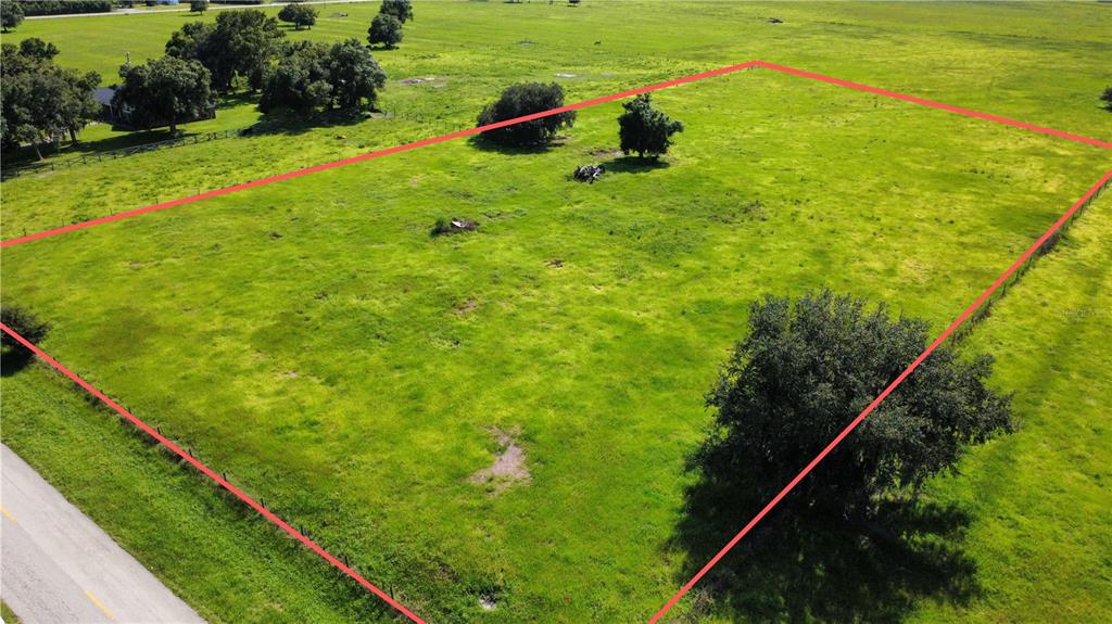 Approximate boundary lines. Actual boundary lines to be verified by buyer.