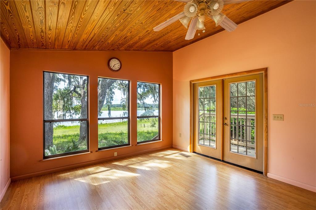 Property for sale at 122 COWPEN LANE, HAWTHORNE, FL, 32640