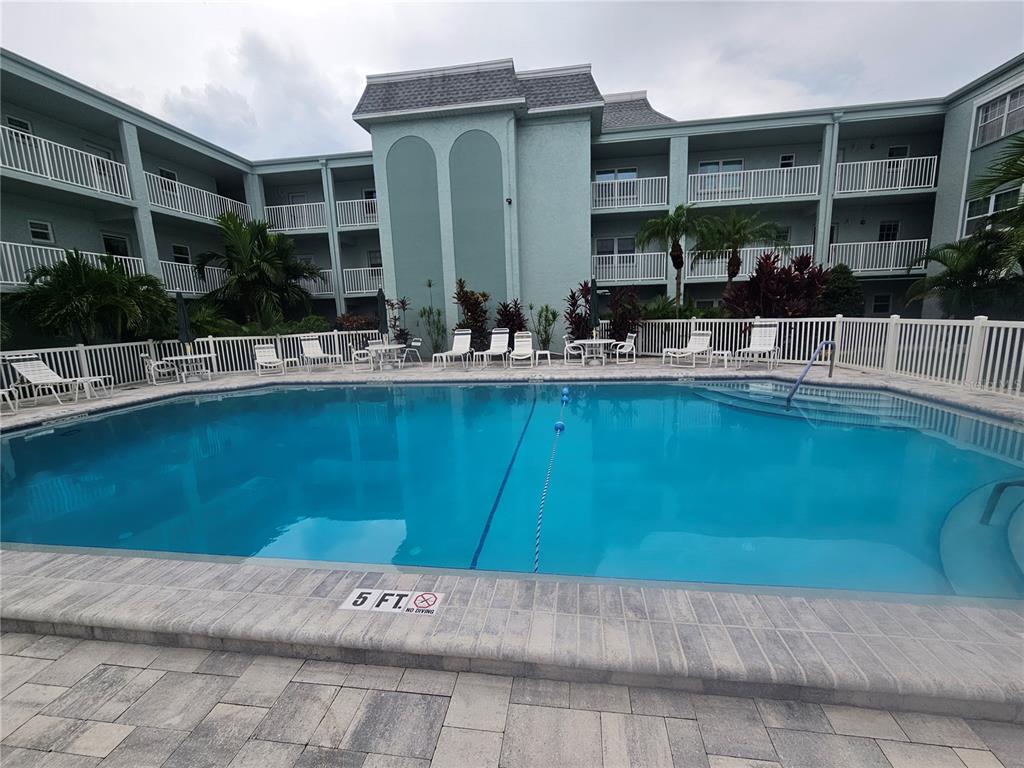 Property for sale at 1706 BELLEAIR FOREST DRIVE UNIT 310, BELLEAIR, FL, 33756