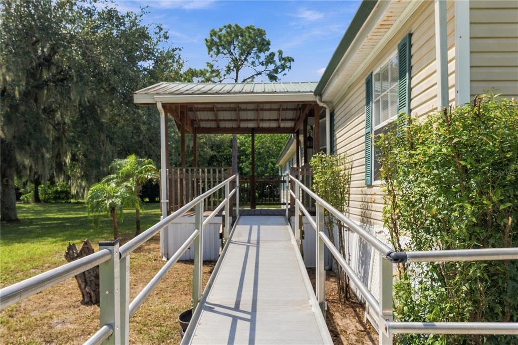 Property for sale at 8611 COUNTY LINE ROAD, LITHIA, FL, 33547