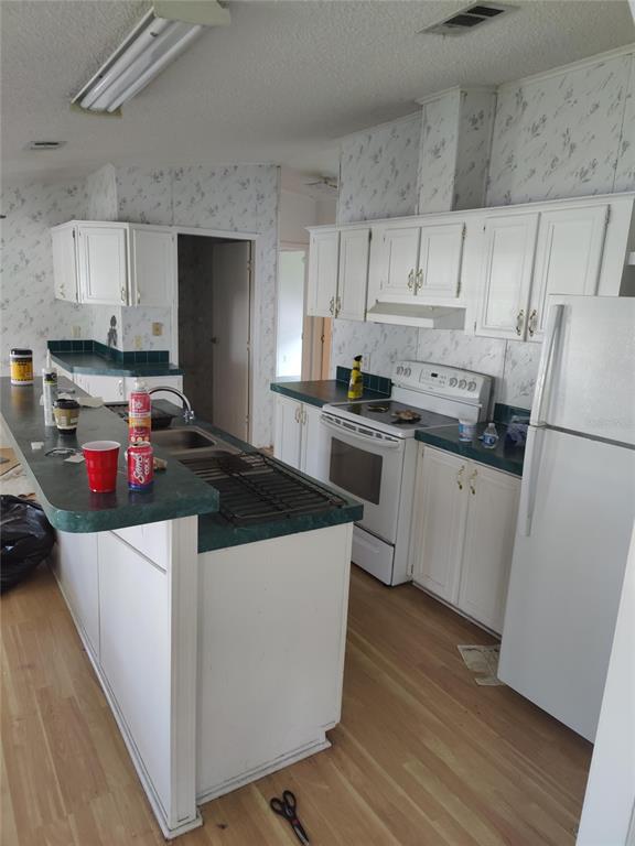 Property for sale at 8413 FANTASIA PARK WAY, RIVERVIEW, FL, 33578