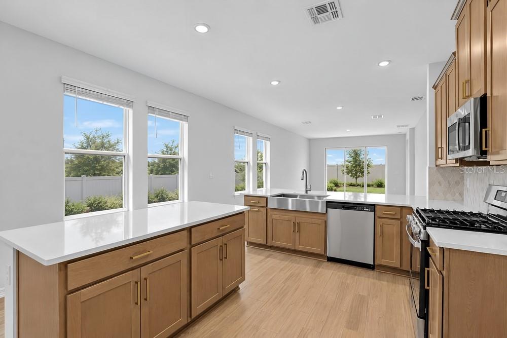 32472 Sea Loch Loop ~ Ready Now for Closing!