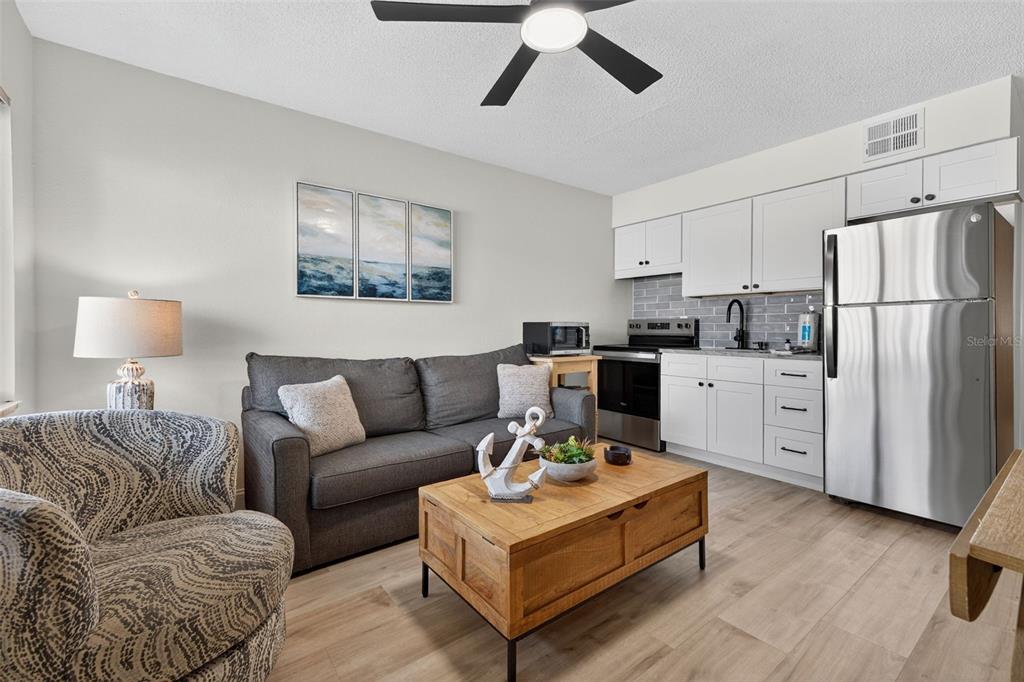 Living/Dining Area, All New Furnishings!