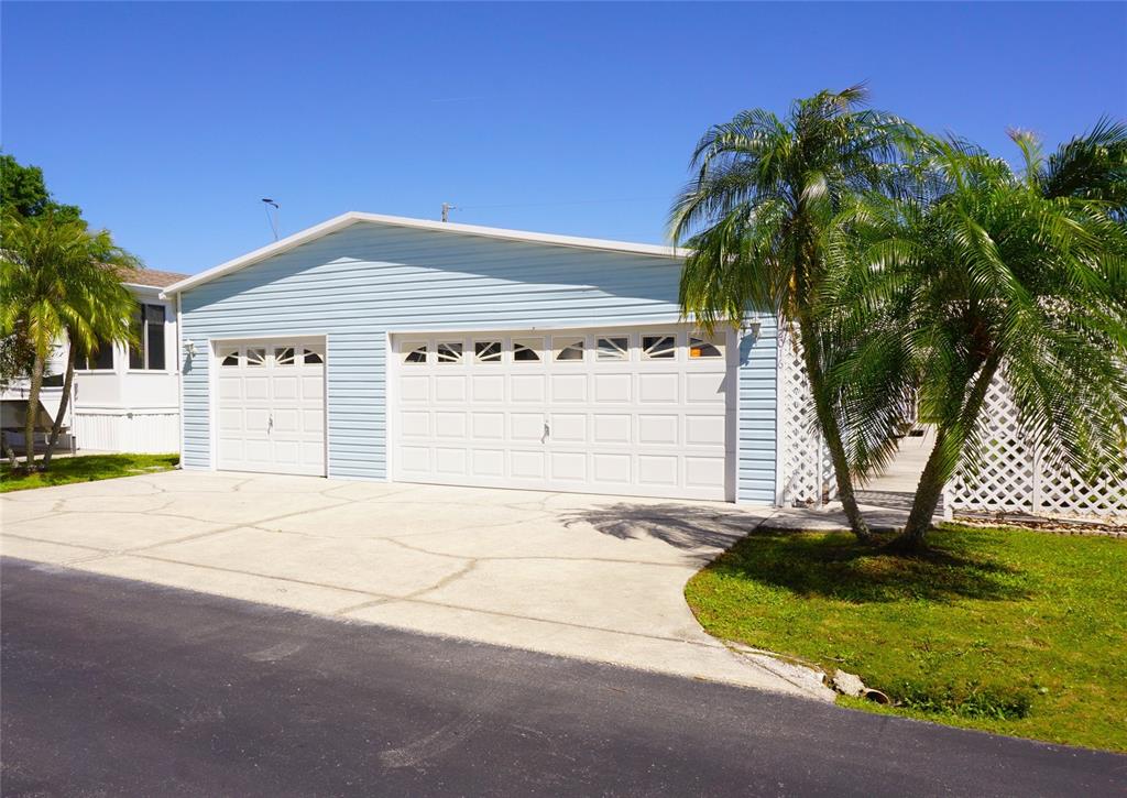 Property for sale at 2016 LAKE LINDA CIRCLE, LUTZ, FL, 33558
