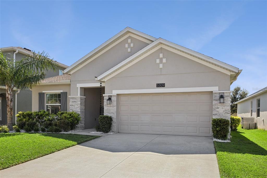 Like New Exterior & Lawn
