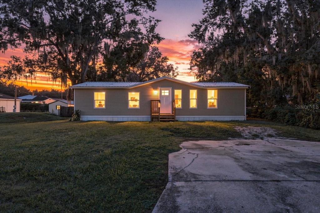 Property for sale at 2412 ISLAND OAKS W, LAKELAND, FL, 33805