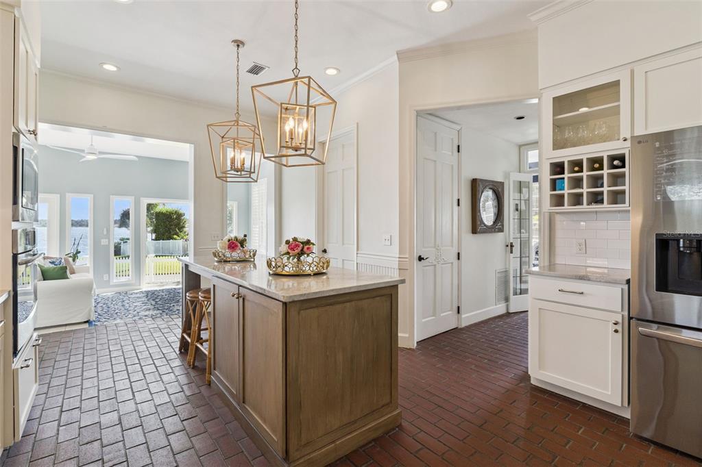 Property for sale at 637 LAKE HARBOR CIRCLE, ORLANDO, FL, 32809