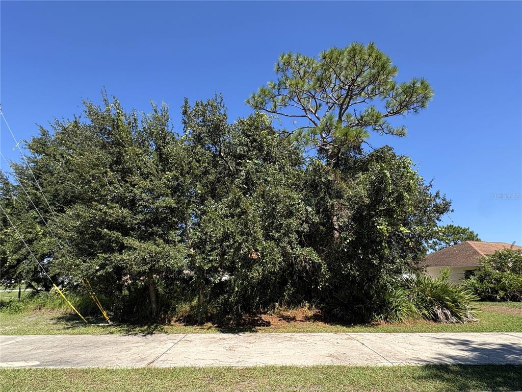 Property for sale at 539 EAGLE COURT Lot 23, POINCIANA, FL, 34759