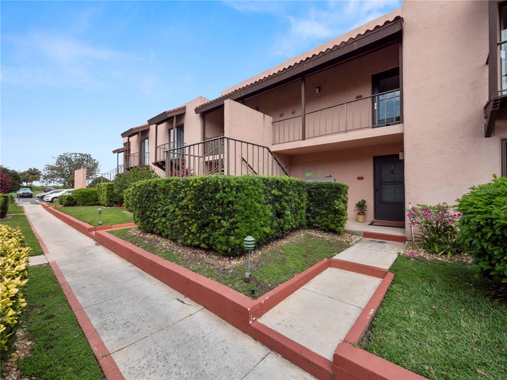 Property for sale at 230 LA CASA UNIT 230, LAKE WALES, FL, 33898