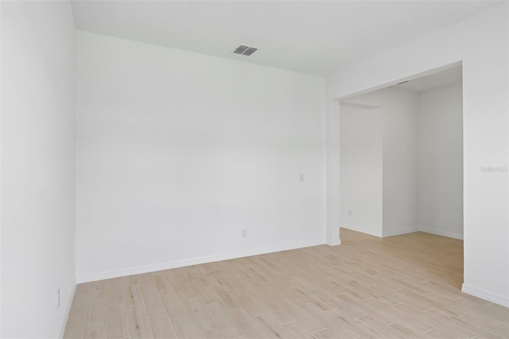 Living Room / Flex Space