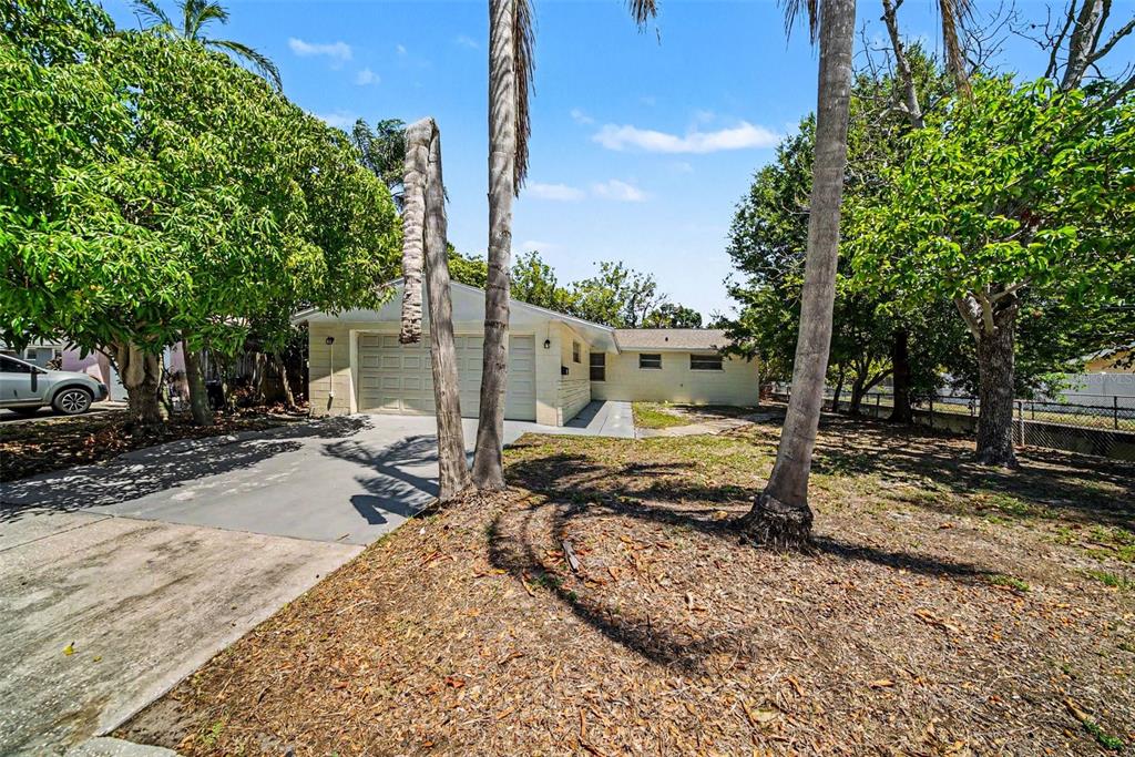 Property for sale at 5301 82ND AVENUE N, PINELLAS PARK, FL, 33781