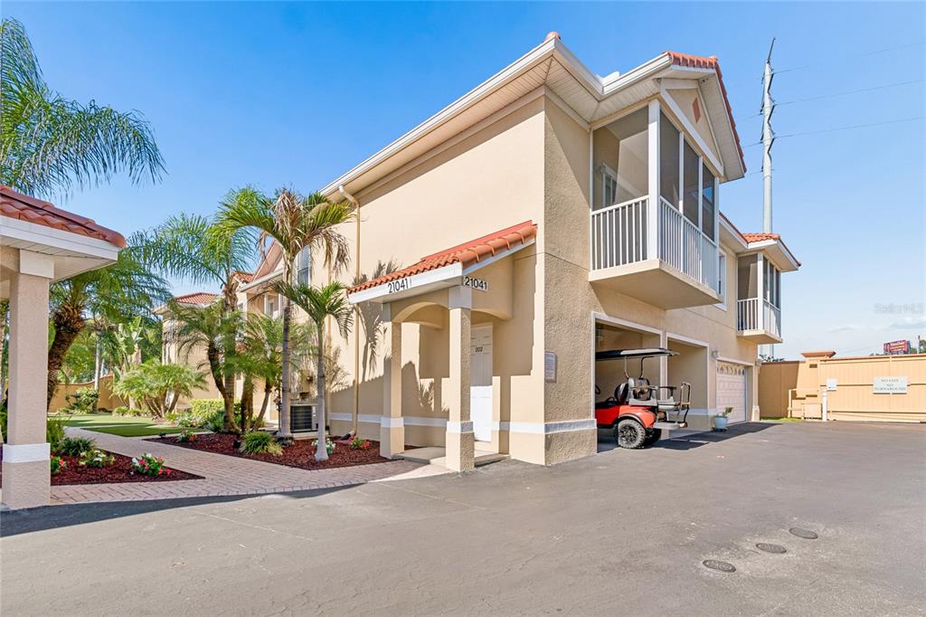 Property for sale at 21041 SUNPOINT WAY UNIT 201, LUTZ, FL, 33558
