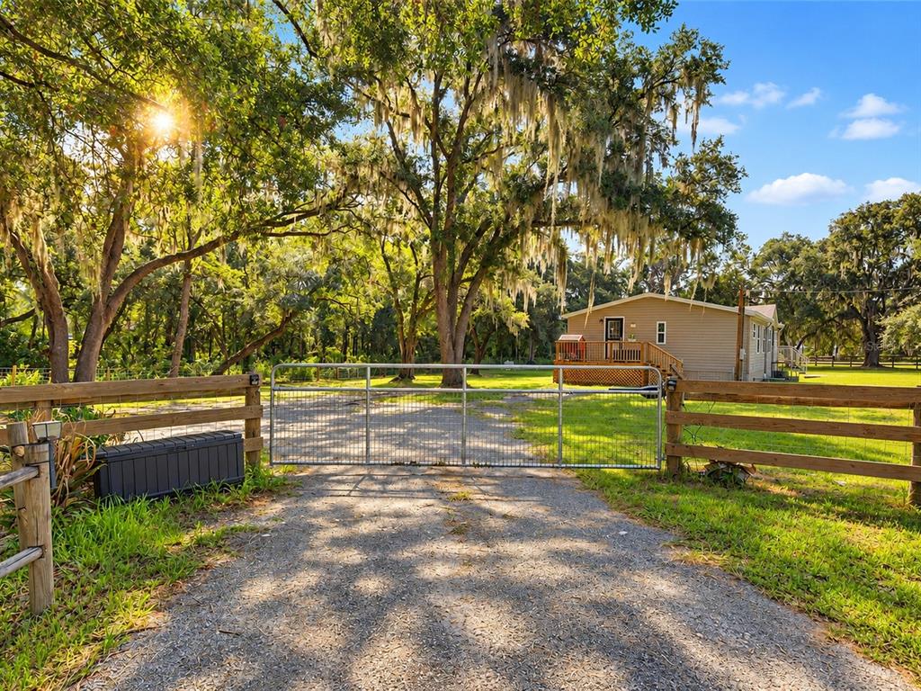 Property for sale at 3935 EWELL ROAD, LAKELAND, FL, 33811