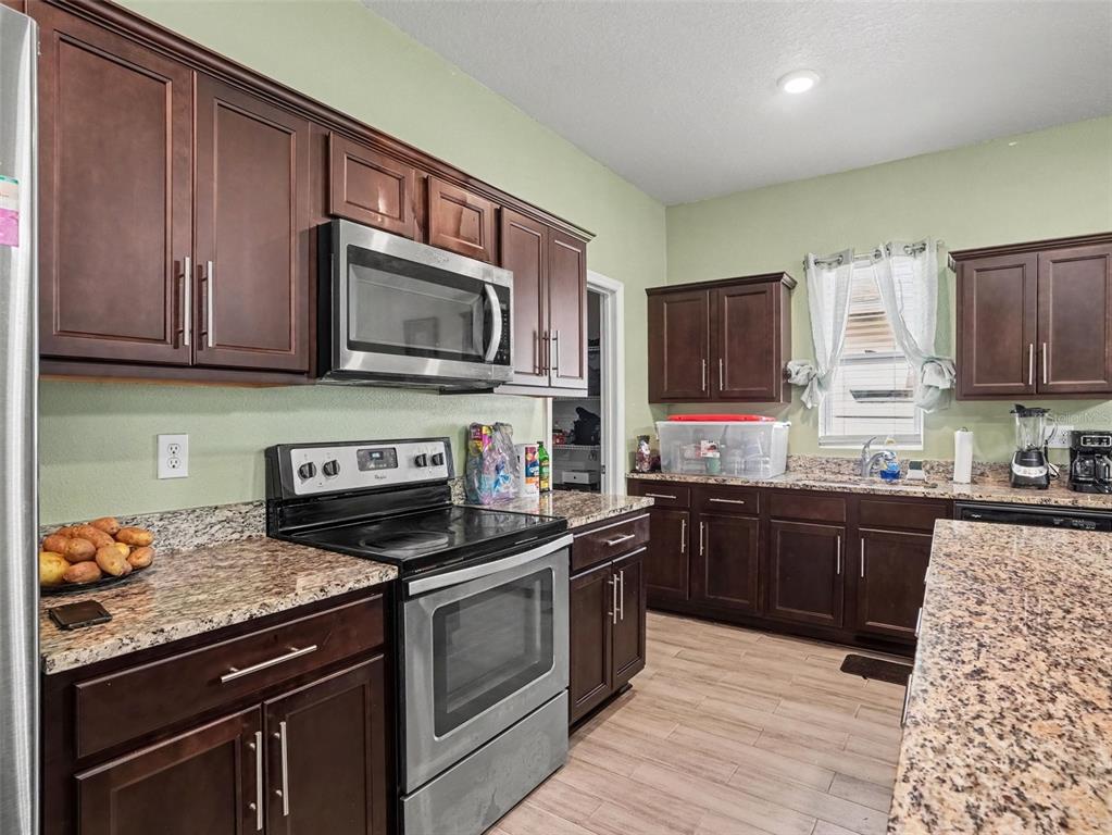 Property for sale at 1096 ROBERTA ROAD, LAKE WALES, FL, 33853