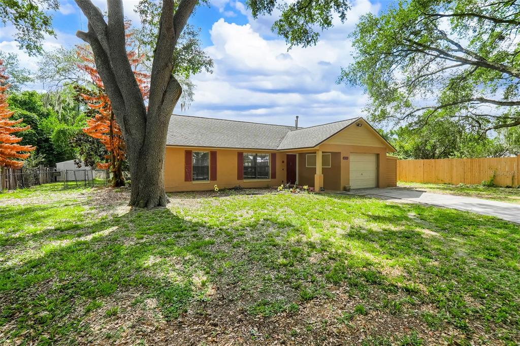 Property for sale at 207 HOWARD COURT, MASCOTTE, FL, 34753