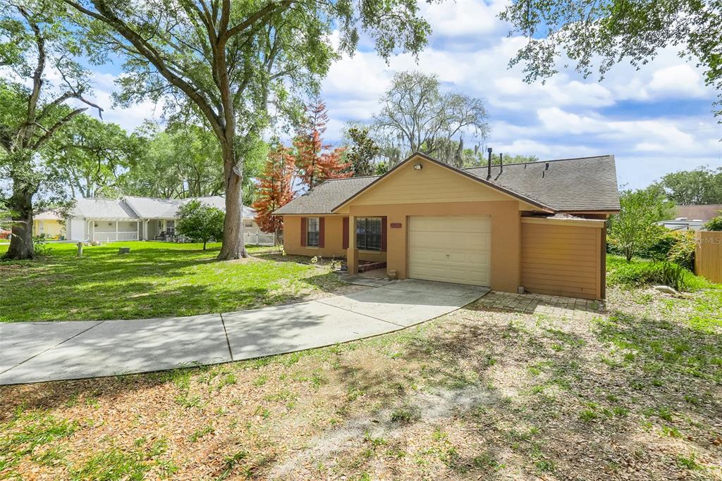 Property for sale at 207 HOWARD COURT, MASCOTTE, FL, 34753
