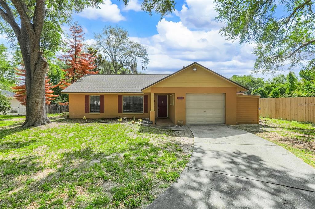 Property for sale at 207 HOWARD COURT, MASCOTTE, FL, 34753