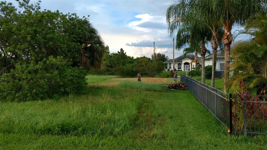 Property for sale at 670 MIRROR LAKES COURT, LEHIGH ACRES, FL, 33974