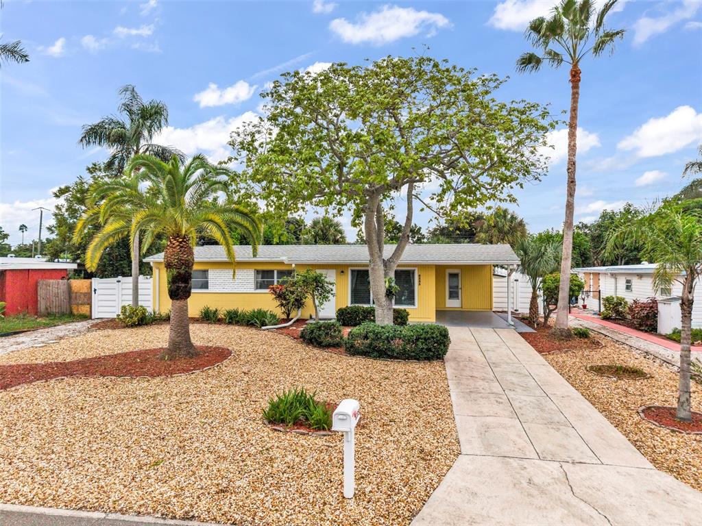 Property for sale at 6235 COLUMBIA DRIVE, BRADENTON, FL, 34207