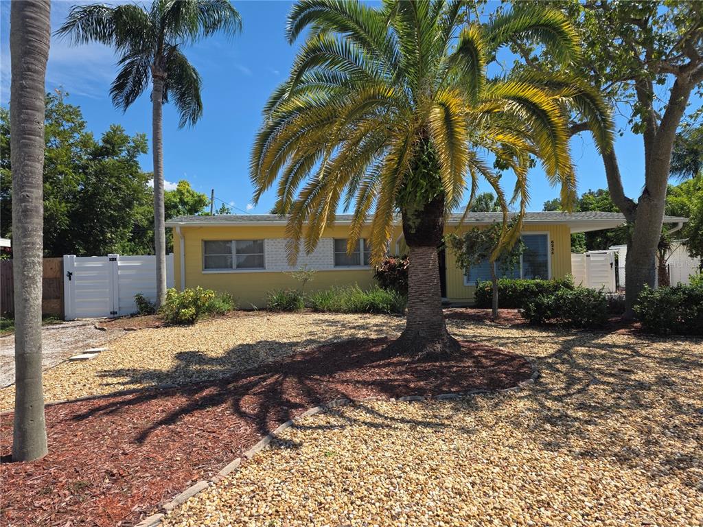 Property for sale at 6235 COLUMBIA DRIVE, BRADENTON, FL, 34207