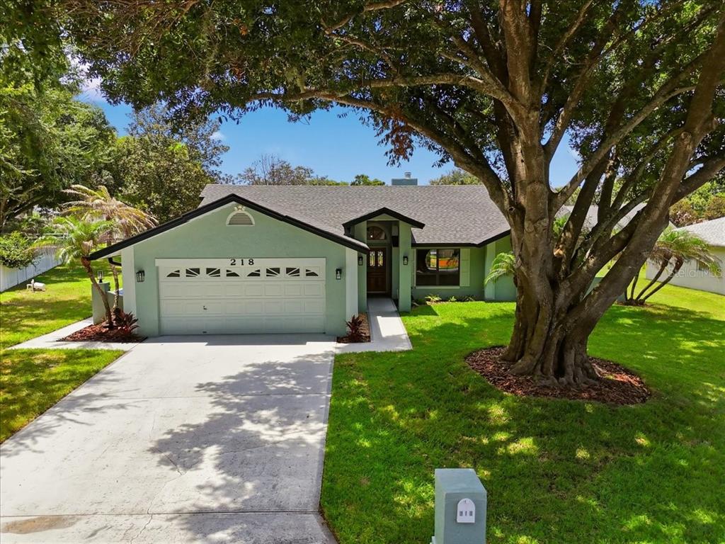 Property for sale at 218 HARTRIDGE HILLS DRIVE, WINTER HAVEN, FL, 33881