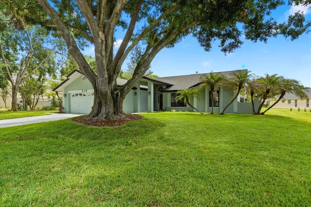 Property for sale at 218 HARTRIDGE HILLS DRIVE, WINTER HAVEN, FL, 33881