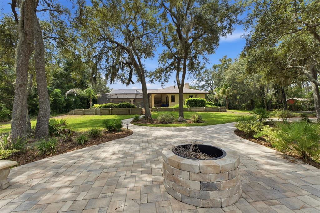 Beautiful backyard with firepit